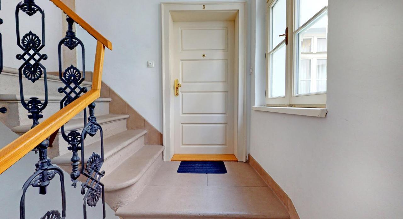 Central Apartmany Biela Street Μπρατισλάβα Εξωτερικό φωτογραφία
