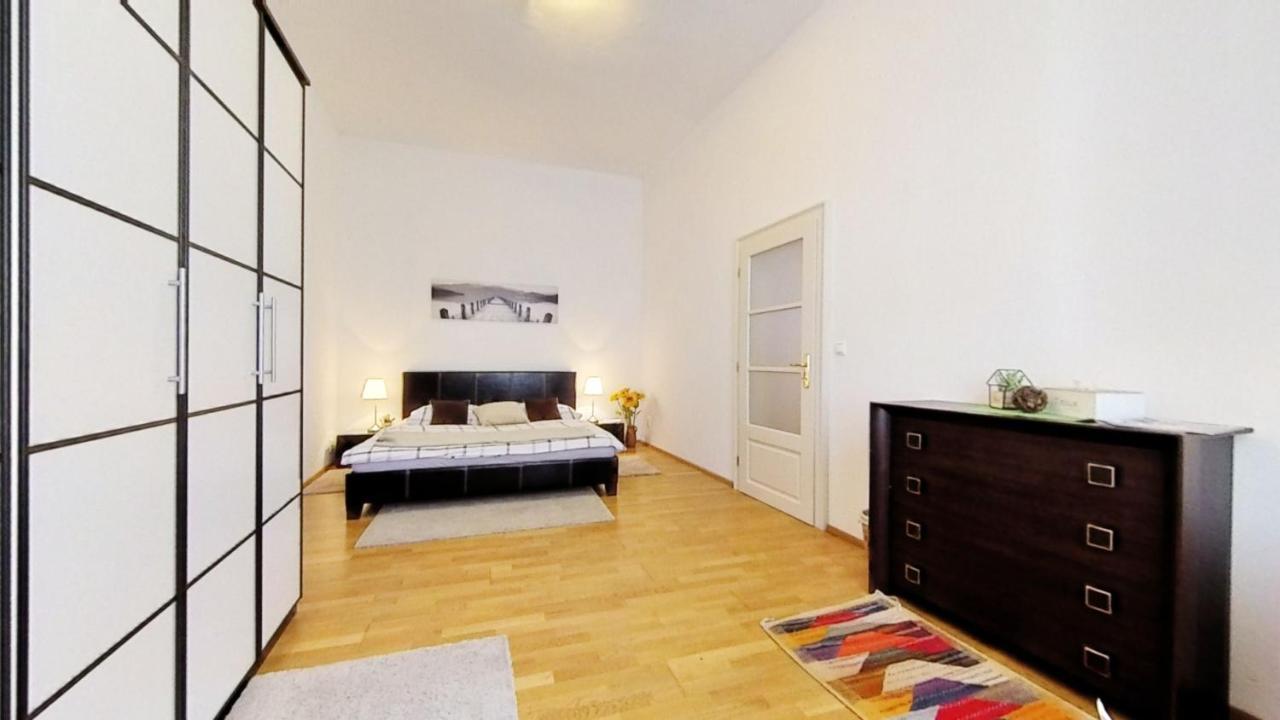 Central Apartmany Biela Street Μπρατισλάβα Εξωτερικό φωτογραφία