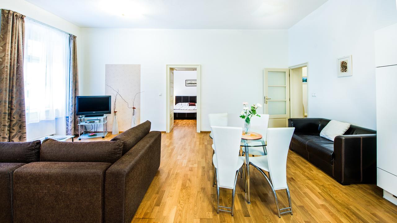 Central Apartmany Biela Street Μπρατισλάβα Εξωτερικό φωτογραφία