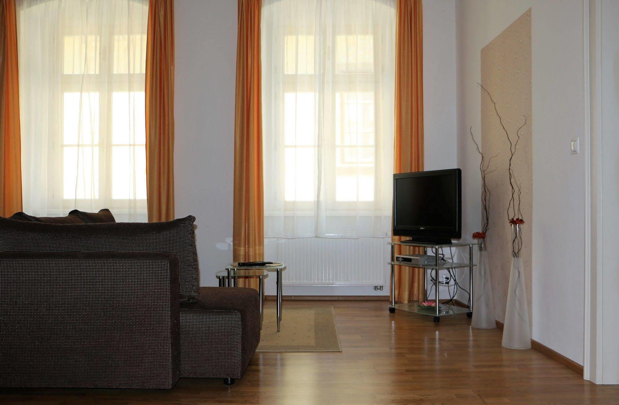 Central Apartmany Biela Street Μπρατισλάβα Εξωτερικό φωτογραφία
